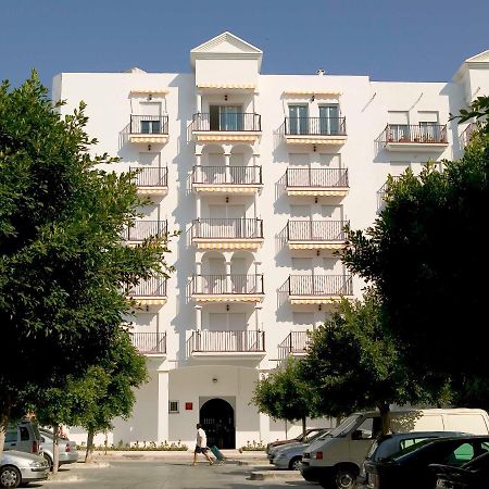 אסטפונה Apartamentos Miguel Angel מראה חיצוני תמונה