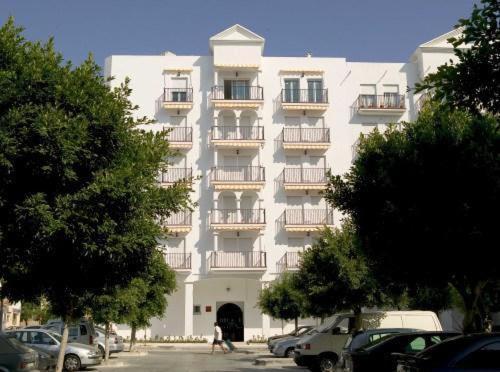 אסטפונה Apartamentos Miguel Angel מראה חיצוני תמונה