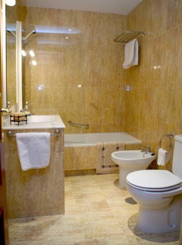 אסטפונה Apartamentos Miguel Angel חדר תמונה